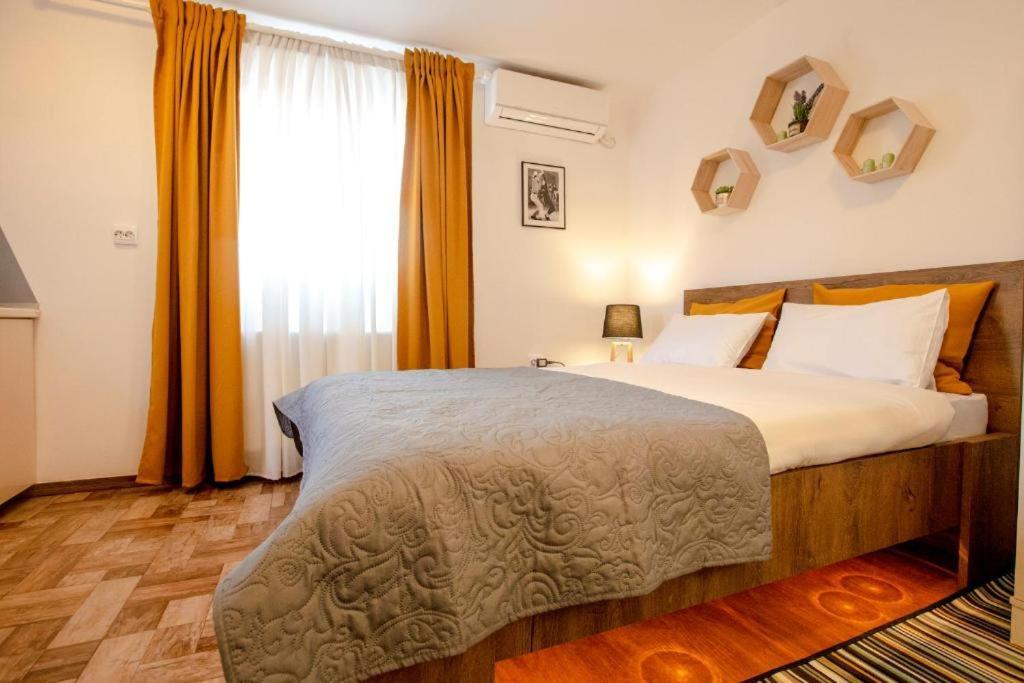 Color Apartments Old Town Center Bucureşti Ngoại thất bức ảnh