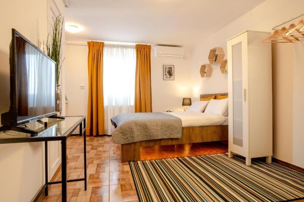 Color Apartments Old Town Center Bucureşti Ngoại thất bức ảnh